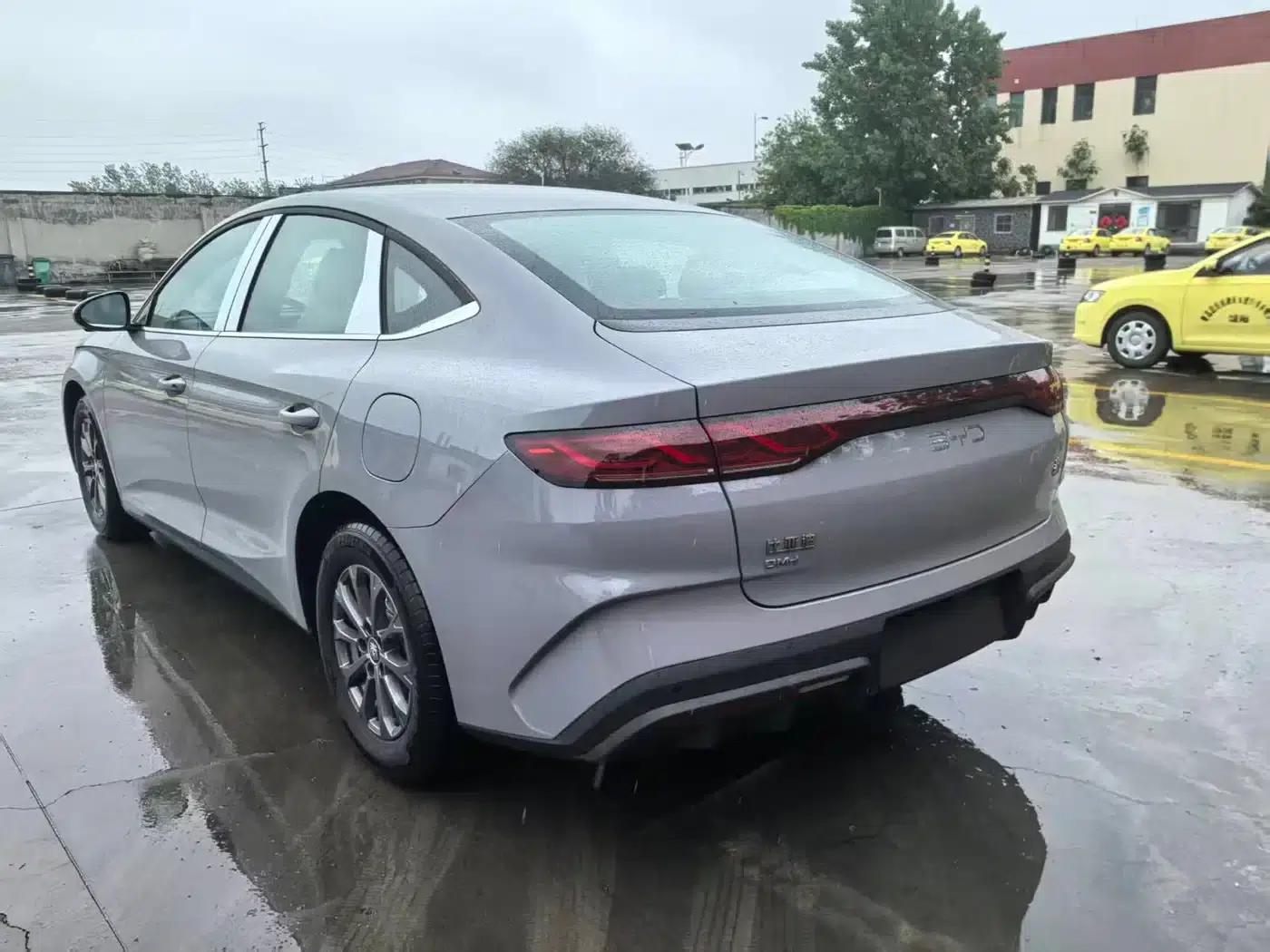 Qin L 2026 DM-i 128KM Progressive Edition — миниатюра 3