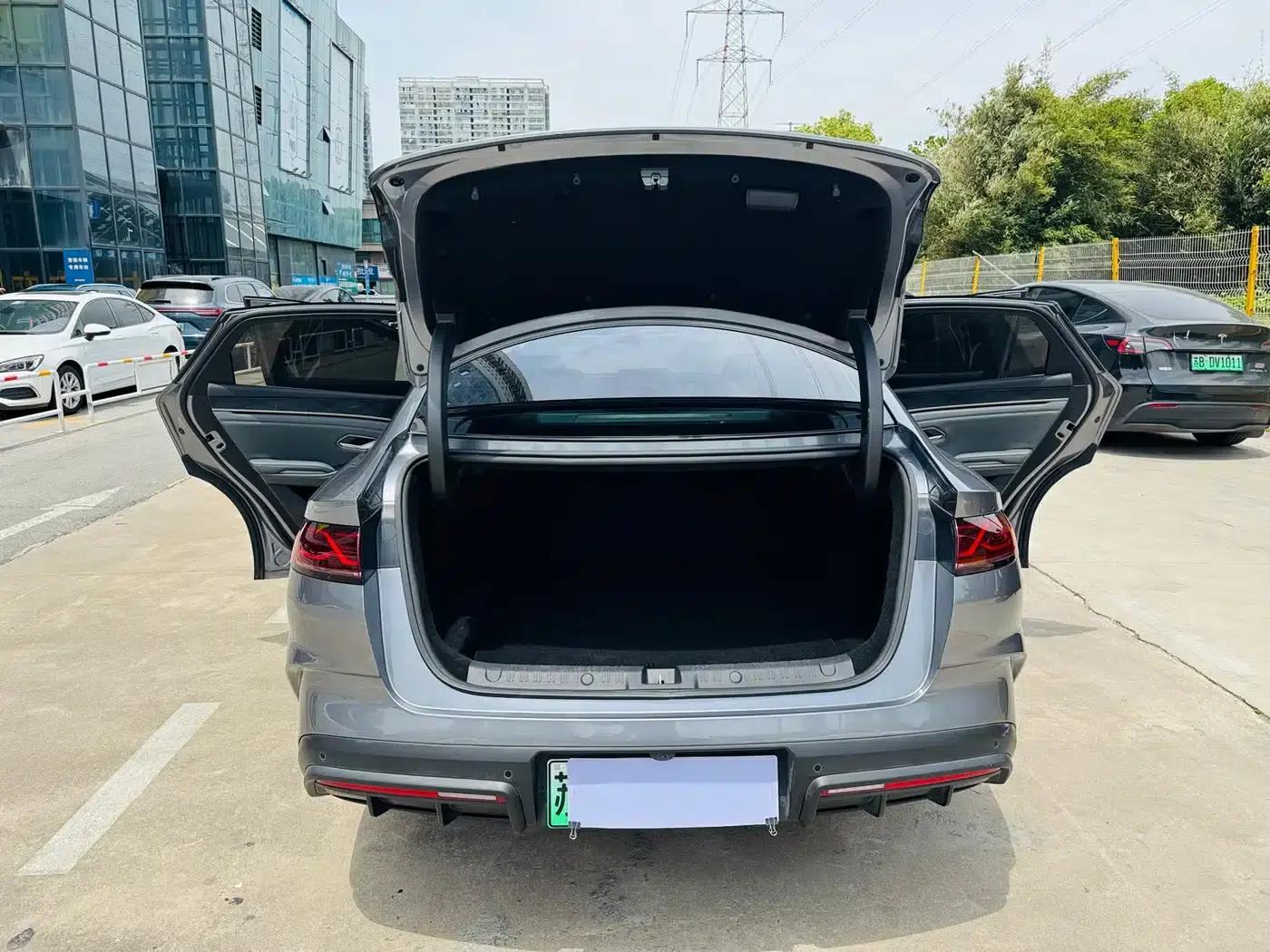 Qin L 2024 DM-i 120KM Leading Edition — миниатюра 11