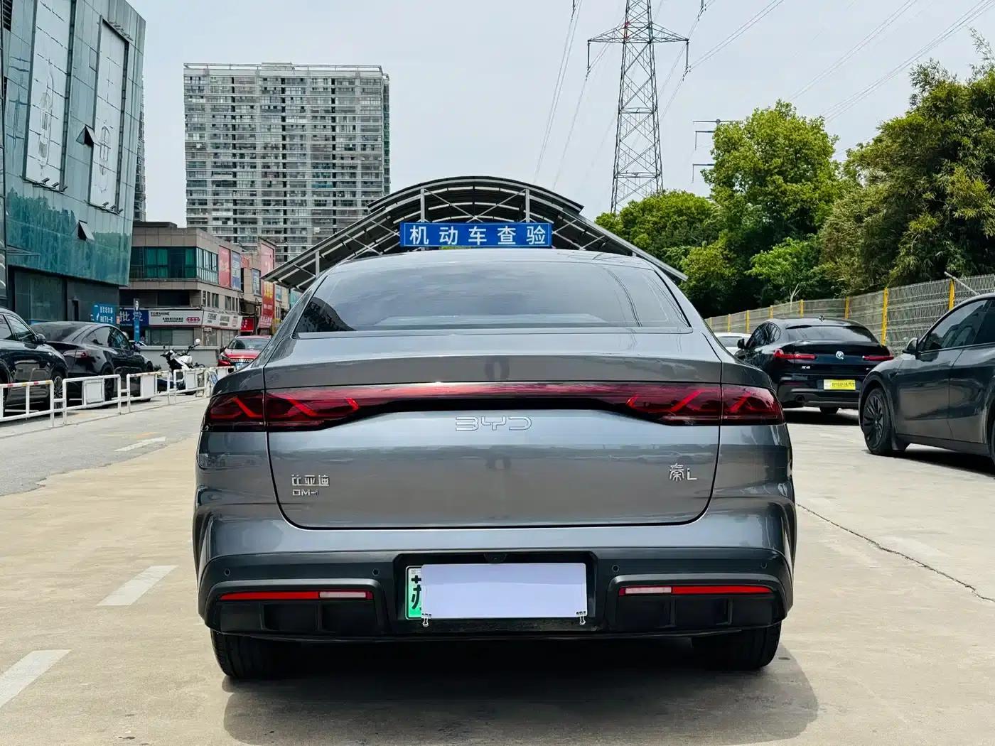 Qin L 2024 DM-i 120KM Leading Edition — миниатюра 15