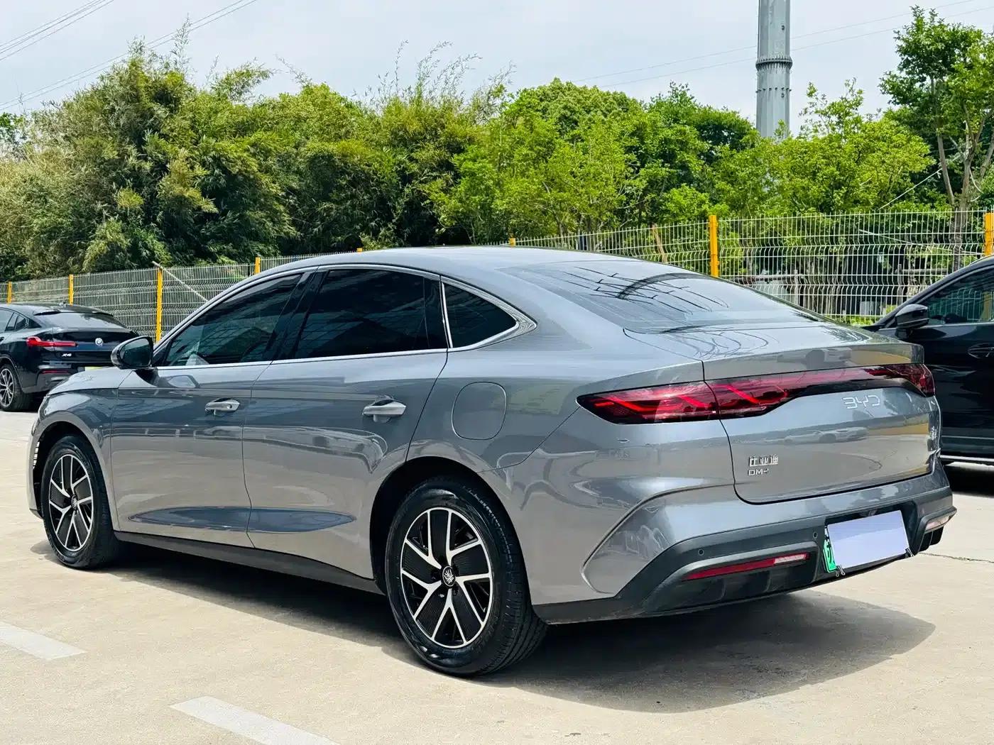 Qin L 2024 DM-i 120KM Leading Edition — миниатюра 16