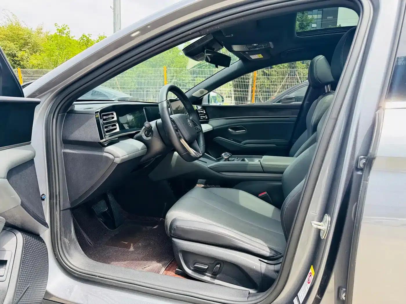 Qin L 2024 DM-i 120KM Leading Edition — миниатюра 4