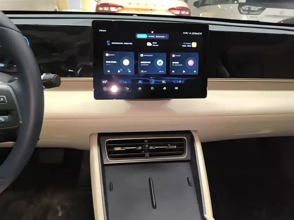 Qin L 2024 DM-i 80KM Leading Edition — миниатюра 13