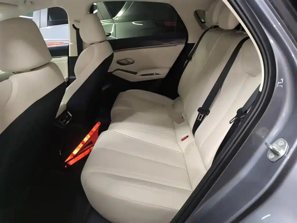 Qin L 2024 DM-i 80KM Leading Edition — миниатюра 17