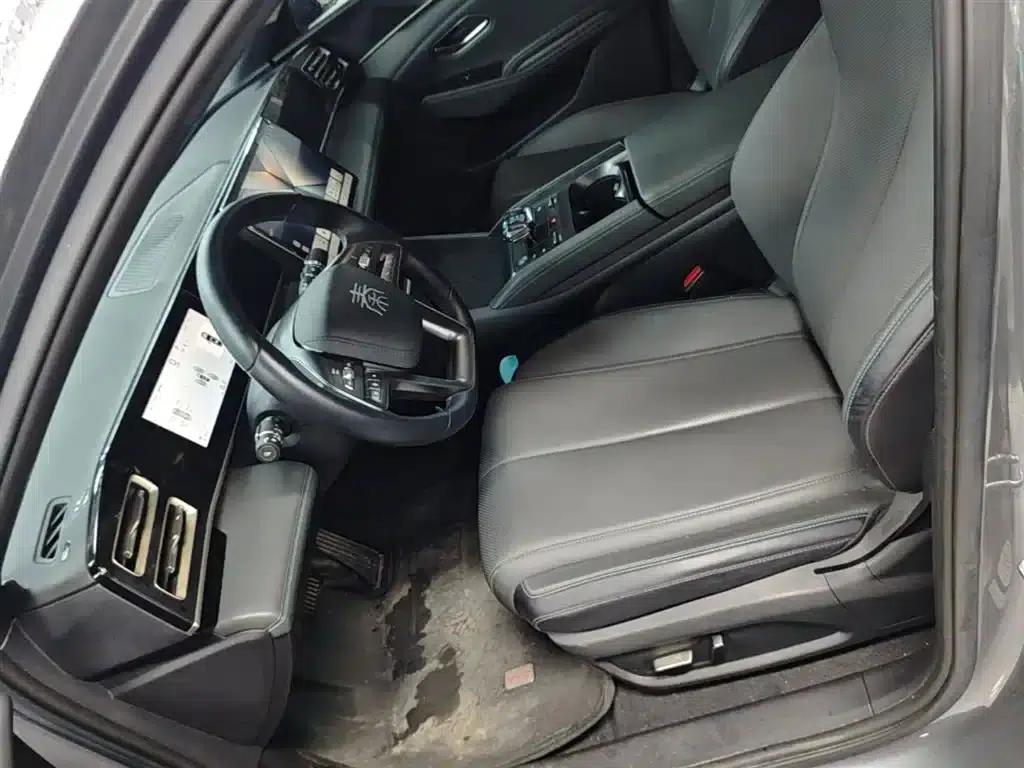 Qin L 2025 DM-i Intelligent Driving Edition 120KM Leading Model — миниатюра 15