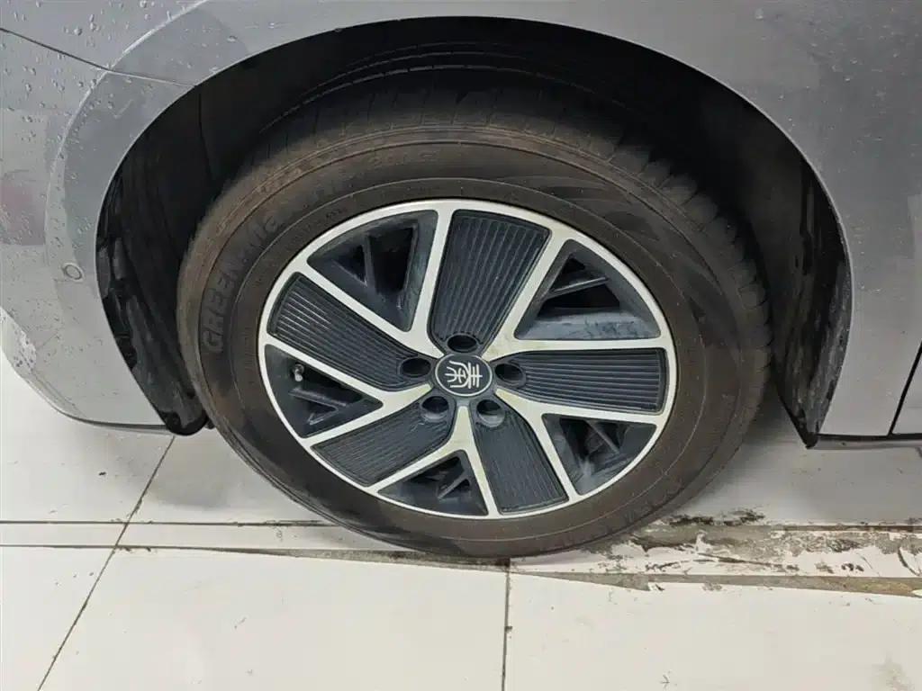 Qin L 2025 DM-i Intelligent Driving Edition 120KM Leading Model — миниатюра 23