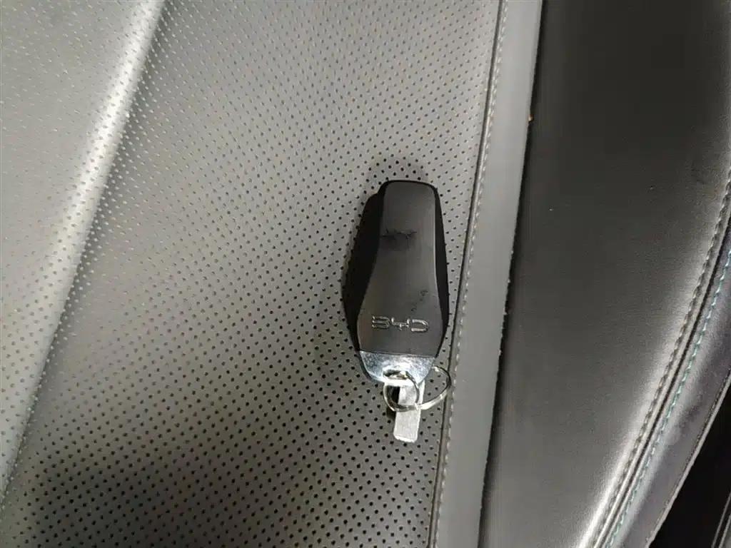 Qin L 2025 DM-i Intelligent Driving Edition 120KM Leading Model — миниатюра 9