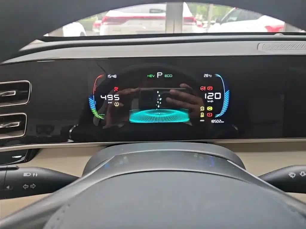 Qin L 2024 DM-i 80KM Leading Edition — миниатюра 12