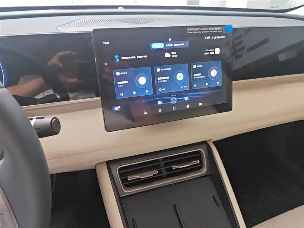 Qin L 2024 DM-i 80KM Leading Edition — миниатюра 13