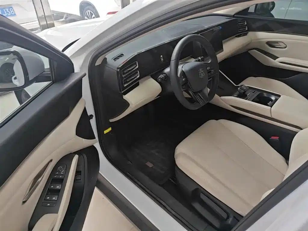 Qin L 2024 DM-i 80KM Leading Edition — миниатюра 16