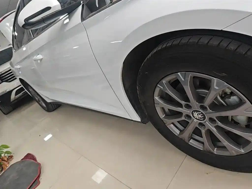 Qin L 2024 DM-i 80KM Leading Edition — миниатюра 21
