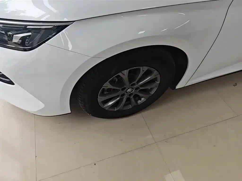 Qin L 2024 DM-i 80KM Leading Edition — миниатюра 23
