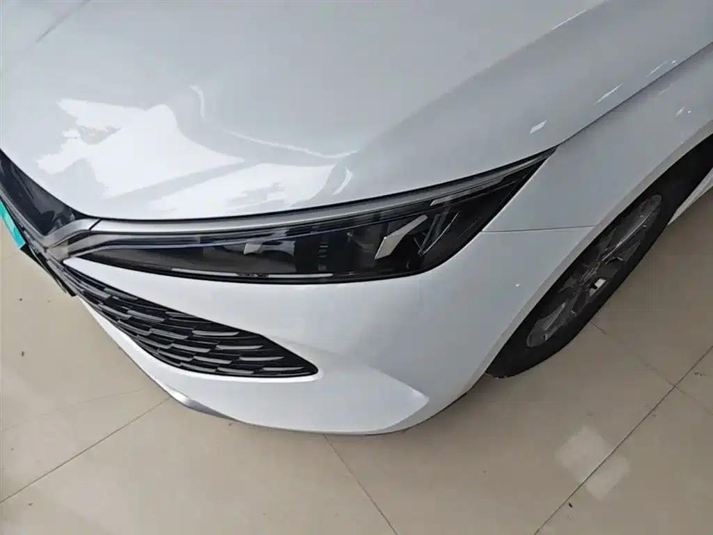 Qin L 2024 DM-i 80KM Leading Edition — миниатюра 24