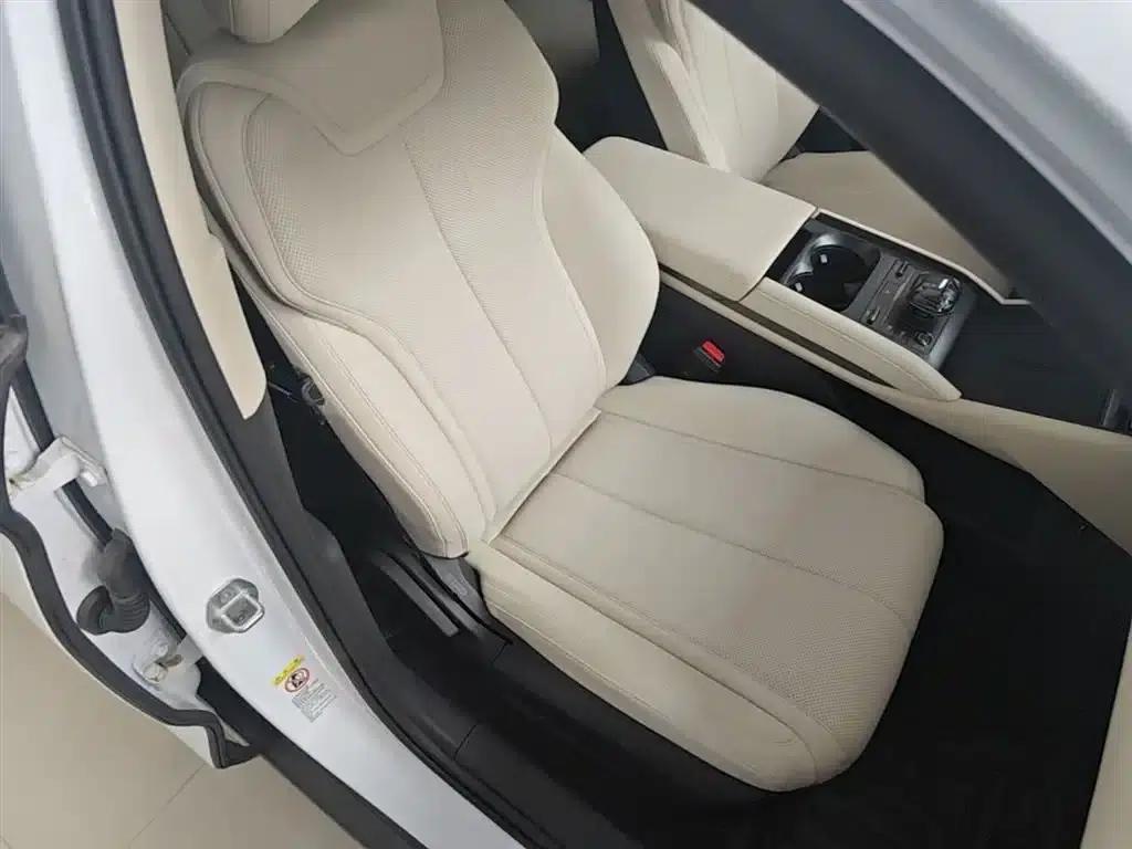 Qin L 2024 DM-i 80KM Leading Edition — миниатюра 25