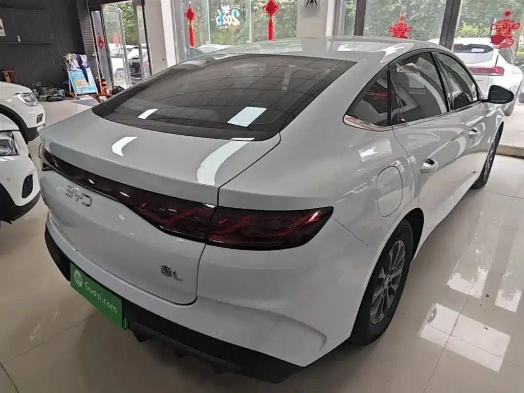 Qin L 2024 DM-i 80KM Leading Edition — миниатюра 7