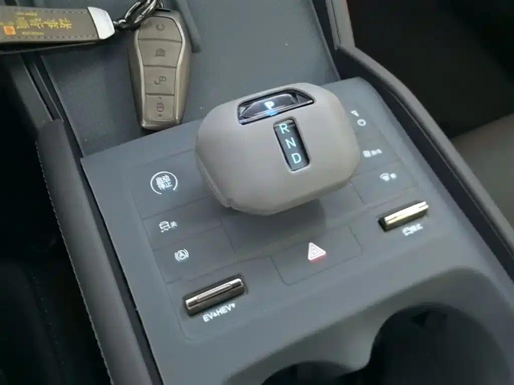 Qin L 2025 DM-i Intelligent Driving Edition 80KM Leading Model — миниатюра 14