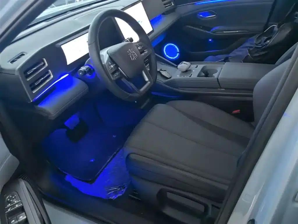 Qin L 2025 DM-i Intelligent Driving Edition 80KM Leading Model — миниатюра 15