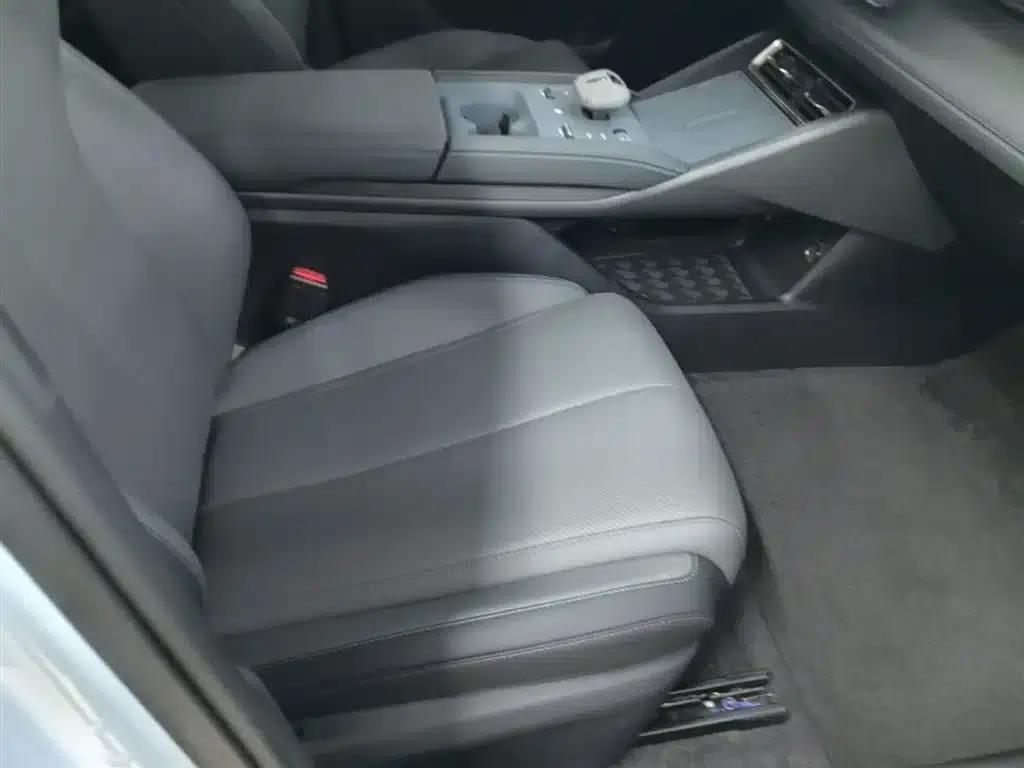 Qin L 2025 DM-i Intelligent Driving Edition 80KM Leading Model — миниатюра 25