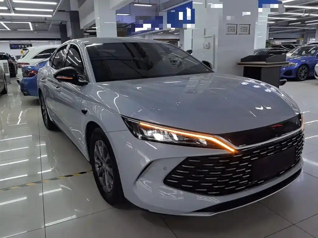 Qin L 2025 DM-i Intelligent Driving Edition 80KM Leading Model — миниатюра 4