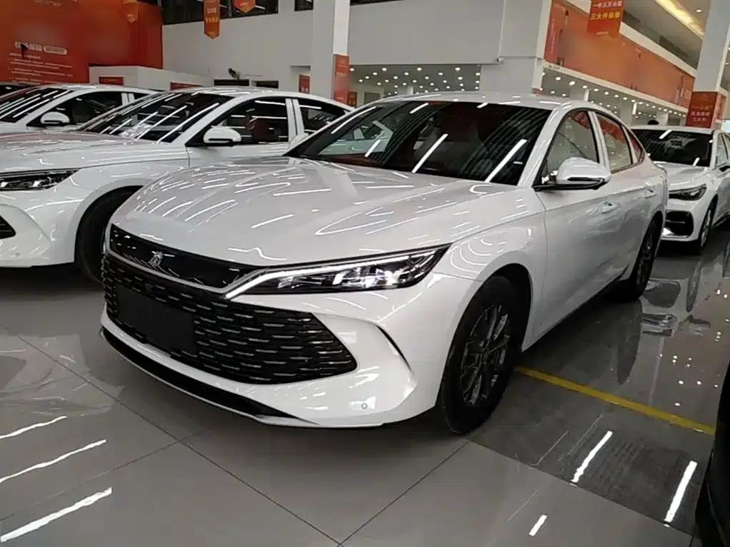 Qin L 2026 DM-i 128KM Progressive Edition — миниатюра 1