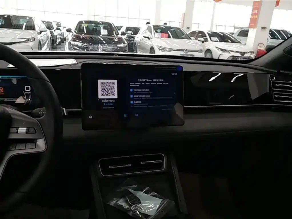 Qin L 2026 DM-i 128KM Progressive Edition — миниатюра 13