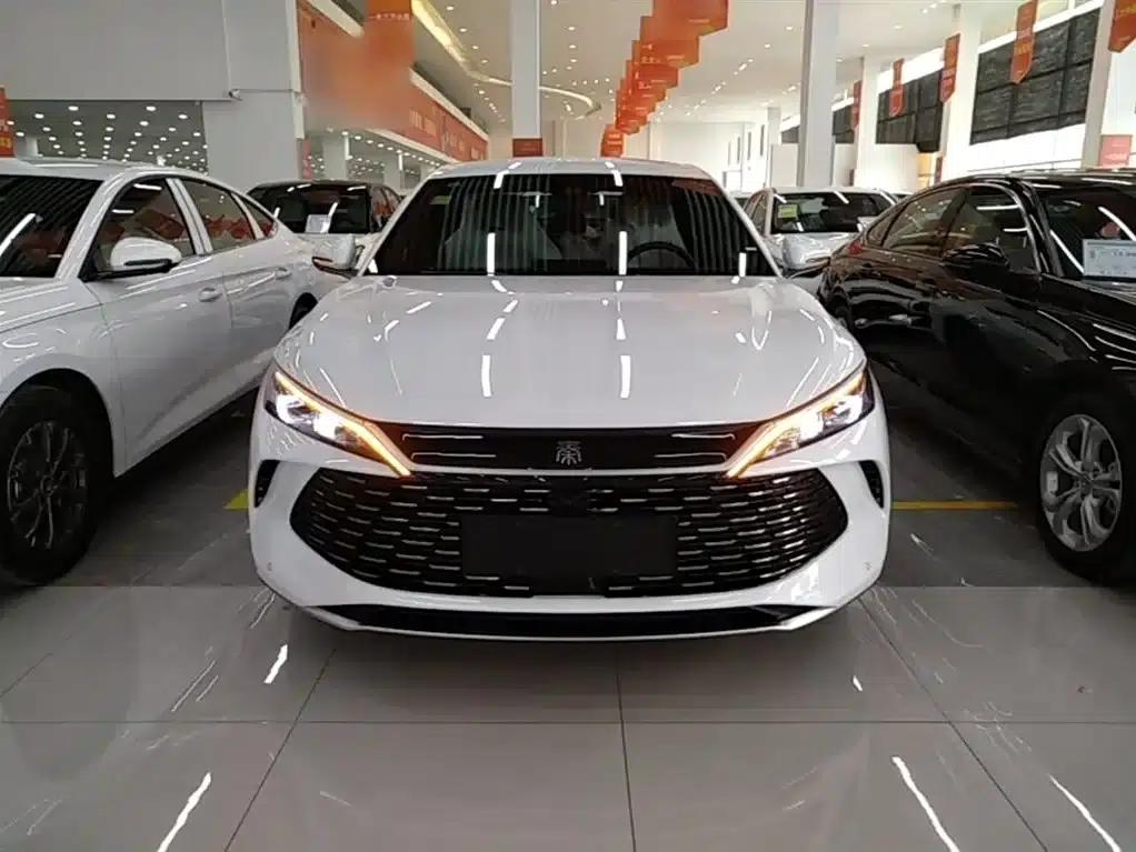 Qin L 2026 DM-i 128KM Progressive Edition — миниатюра 3