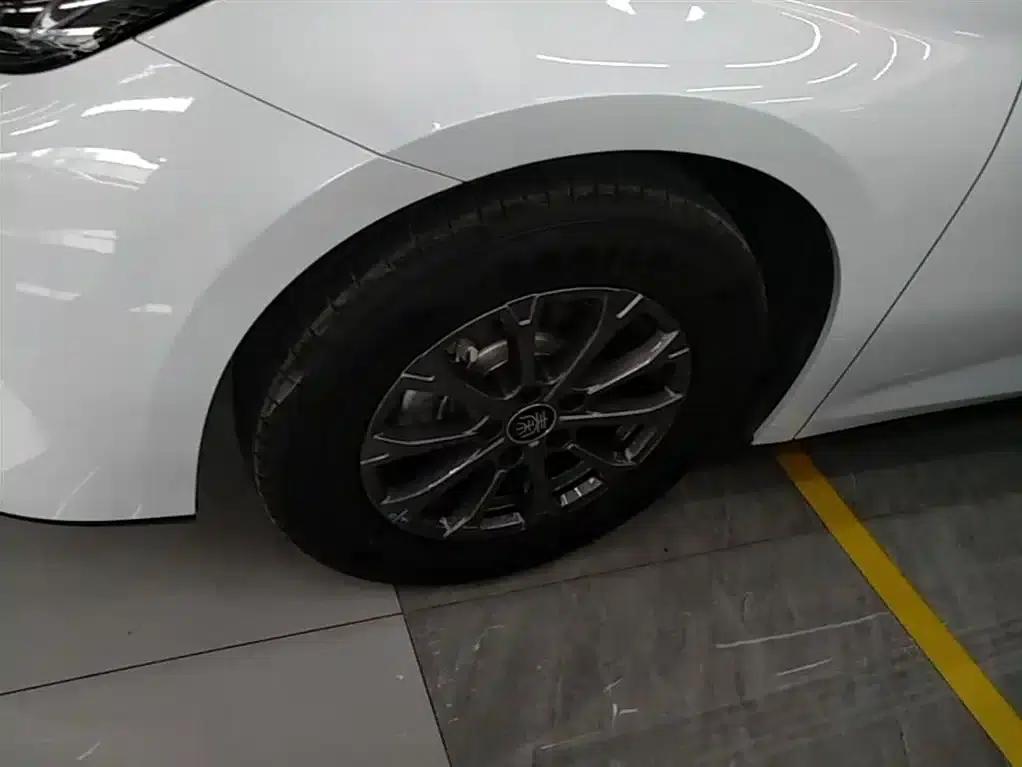Qin L 2026 DM-i 128KM Progressive Edition — миниатюра 23