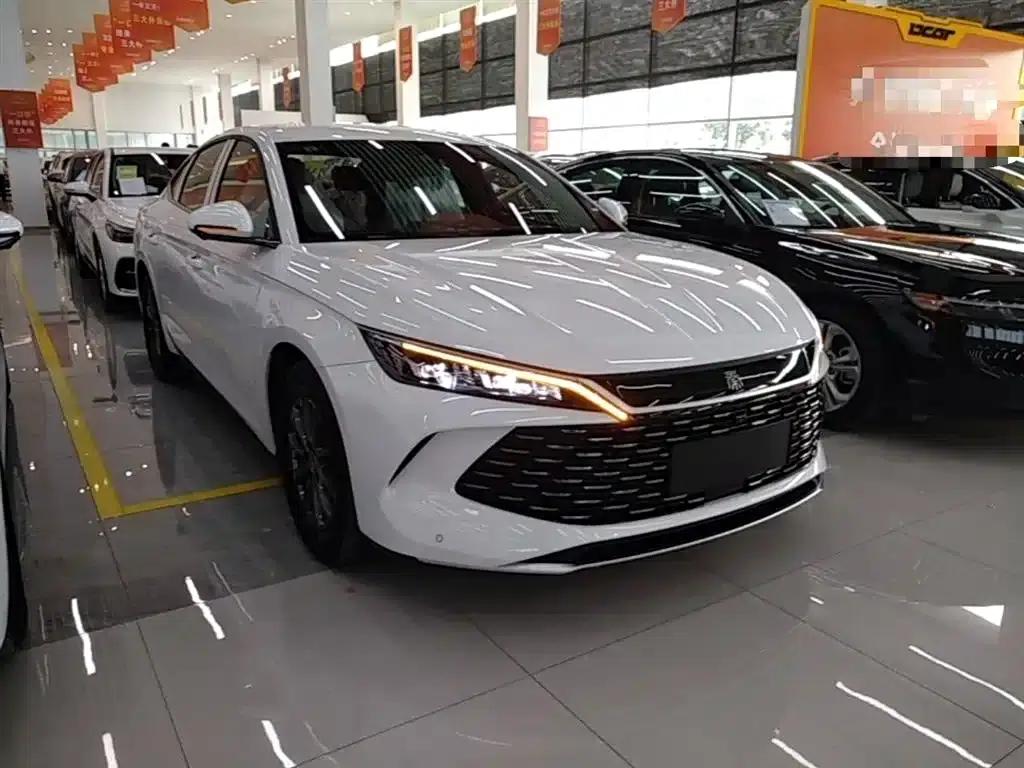 Qin L 2026 DM-i 128KM Progressive Edition — миниатюра 4