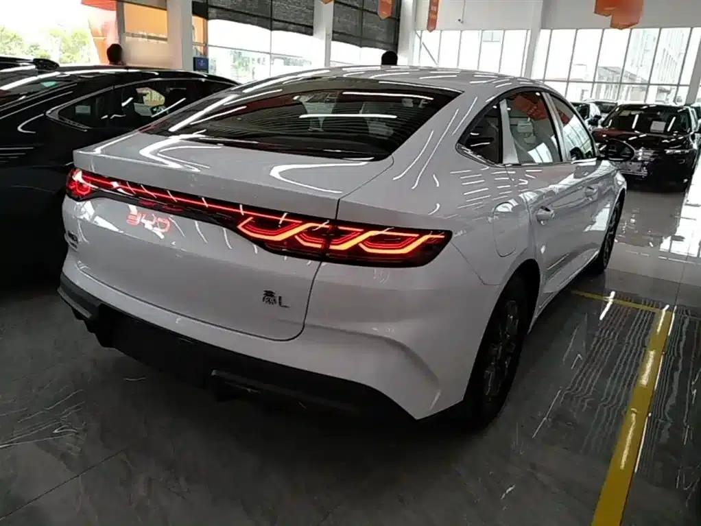 Qin L 2026 DM-i 128KM Progressive Edition — миниатюра 7
