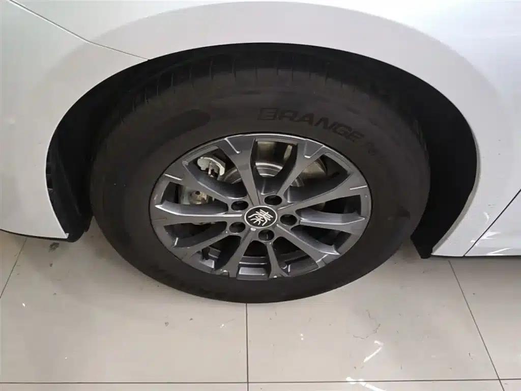Qin L 2024 DM-i 80KM Leading Edition — миниатюра 23