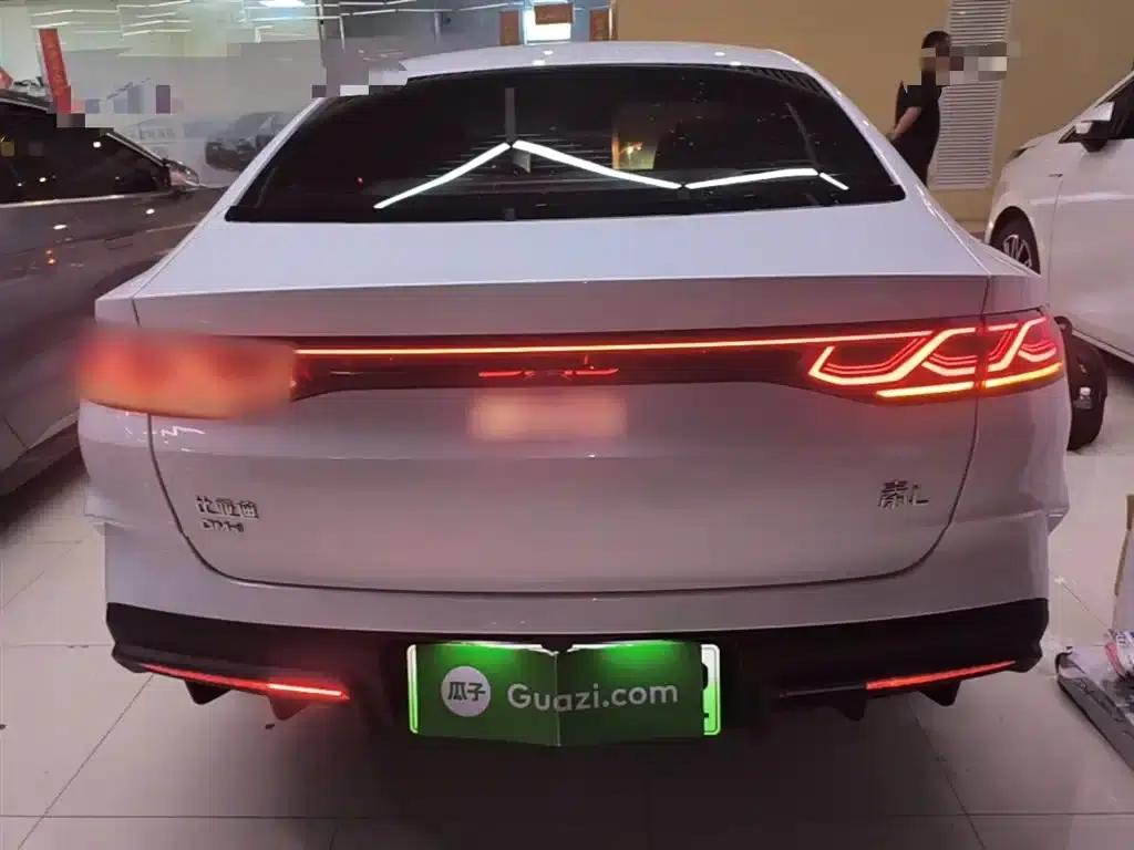 Qin L 2024 DM-i 80KM Leading Edition — миниатюра 6