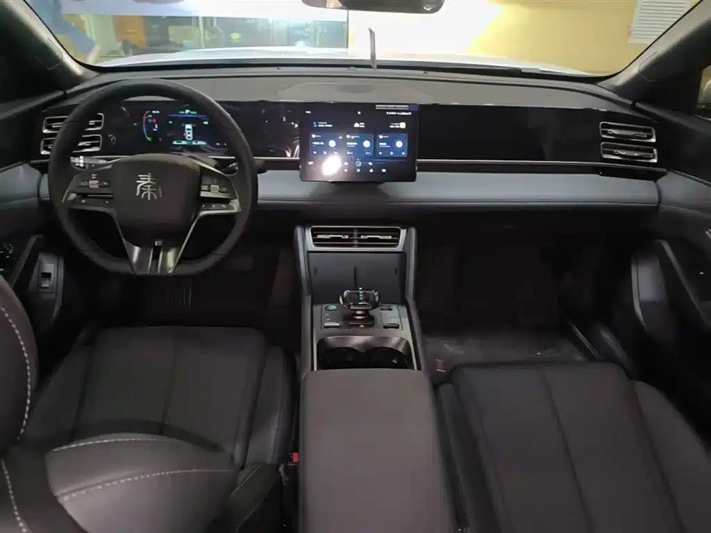 Qin L 2024 DM-i 80KM Leading Edition — миниатюра 10