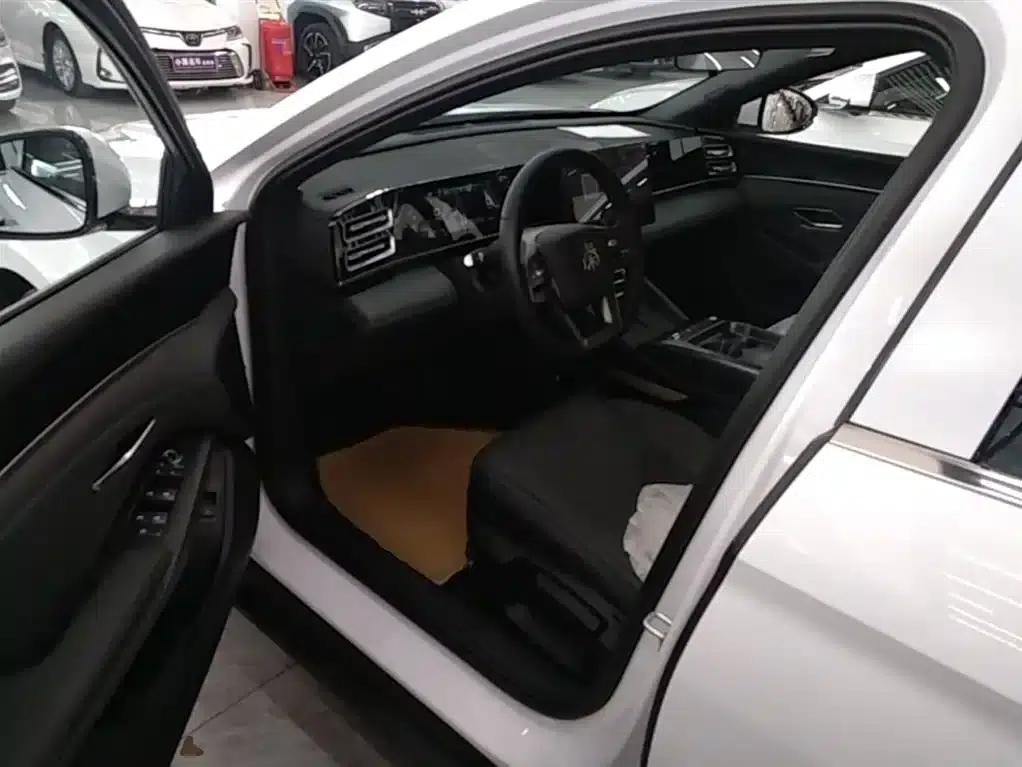 Qin L 2026 DM-i 128KM Progressive Edition — миниатюра 15