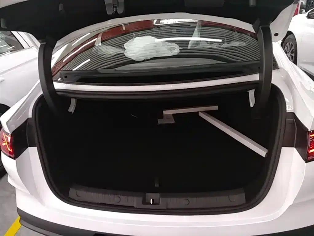 Qin L 2026 DM-i 128KM Progressive Edition — миниатюра 19