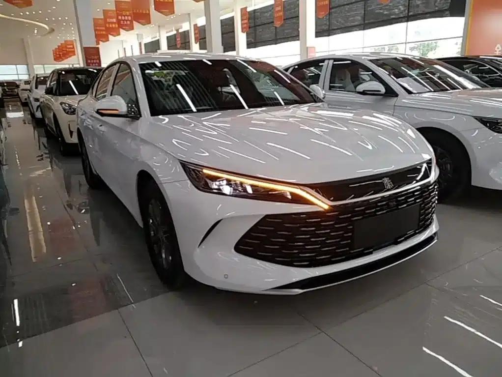 Qin L 2026 DM-i 128KM Progressive Edition — миниатюра 4