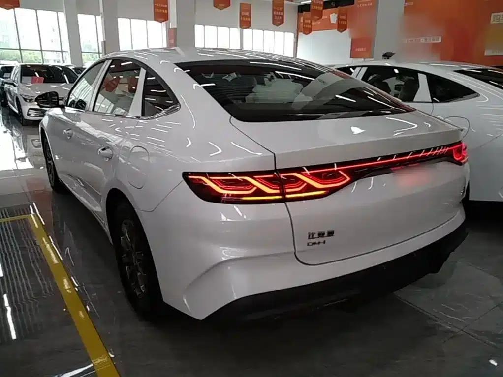 Qin L 2026 DM-i 128KM Progressive Edition — миниатюра 5