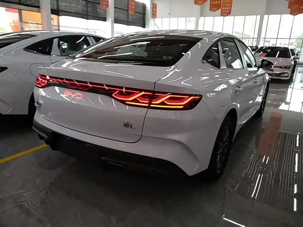Qin L 2026 DM-i 128KM Progressive Edition — миниатюра 7