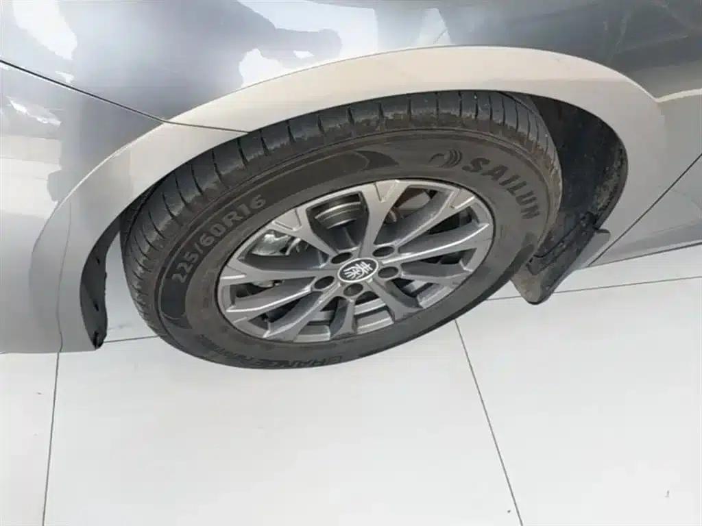 Qin L 2024 DM-i 80KM Leading Edition — миниатюра 23