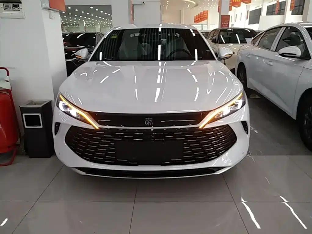 Qin L 2026 DM-i 128KM Progressive Edition — миниатюра 3