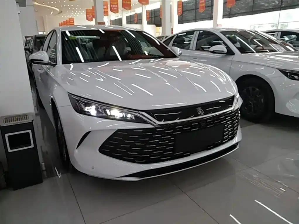 Qin L 2026 DM-i 128KM Progressive Edition — миниатюра 4