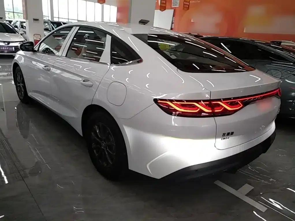 Qin L 2026 DM-i 128KM Progressive Edition — миниатюра 5