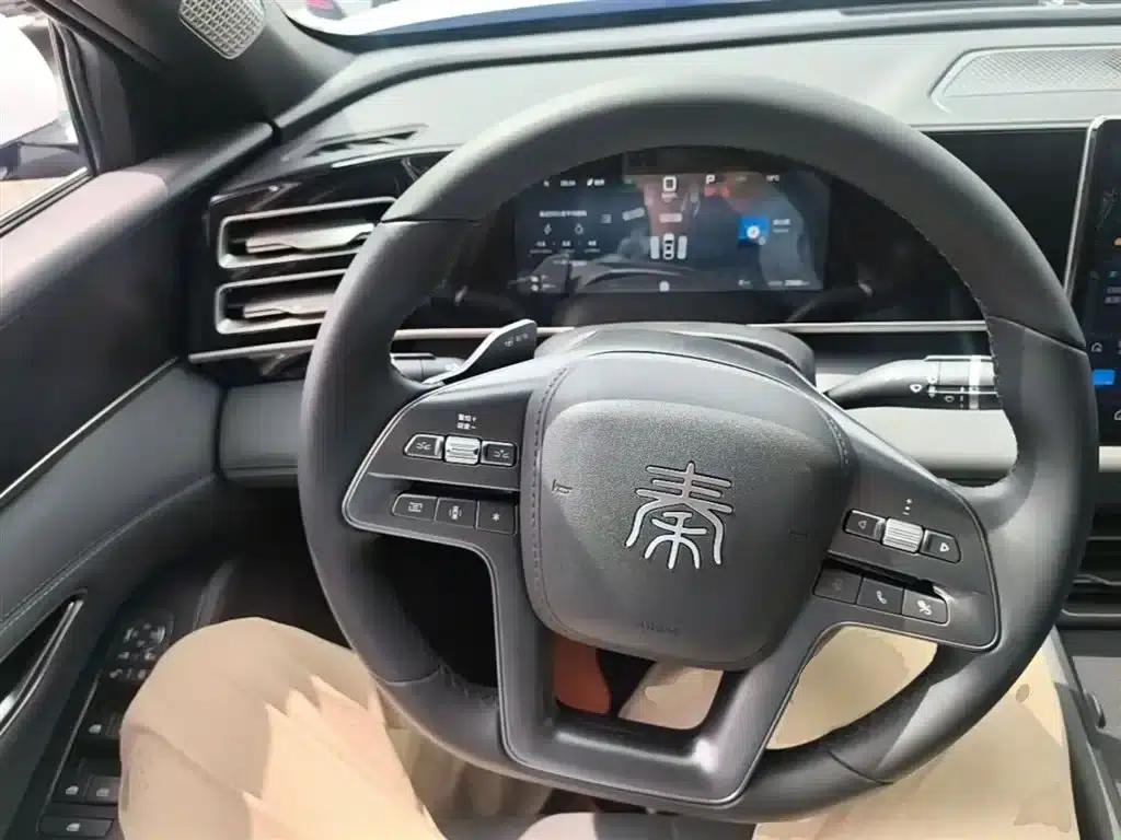 Qin L 2025 DM-i Intelligent Driving Edition 120KM Leading Model — миниатюра 11