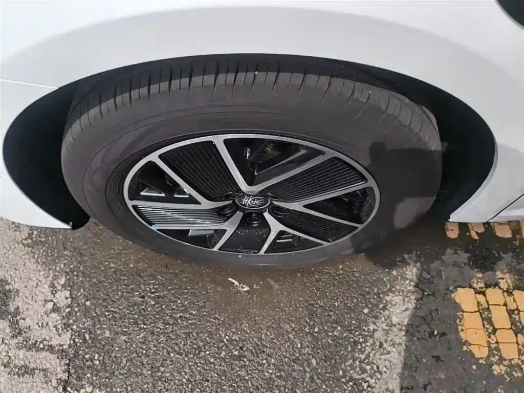 Qin L 2025 DM-i Intelligent Driving Edition 120KM Leading Model — миниатюра 23