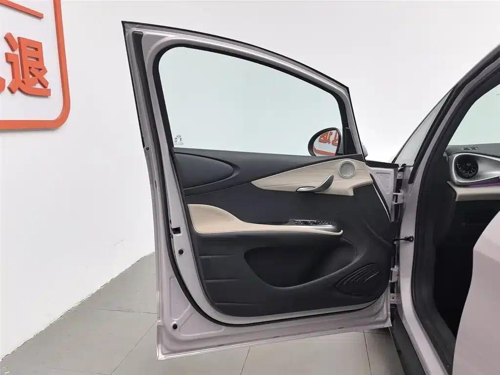 Dolphin 2025 Smart Driving Edition 410km Fashion Edition — миниатюра 8