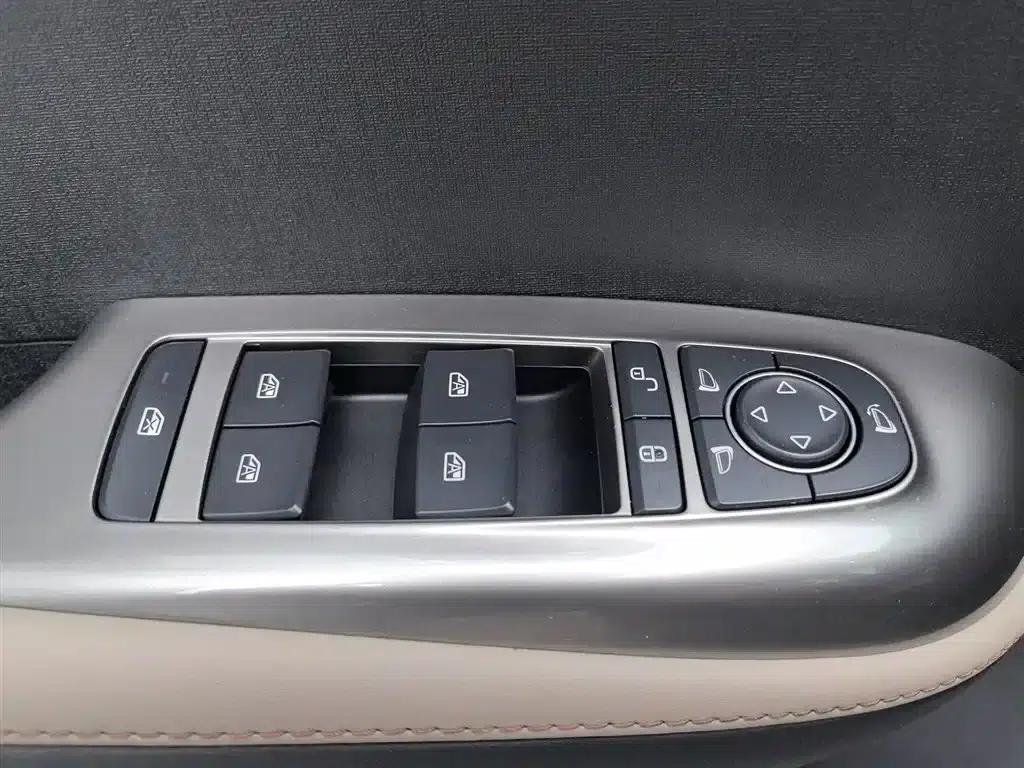 Dolphin 2025 Smart Driving Edition 410km Fashion Edition — миниатюра 9