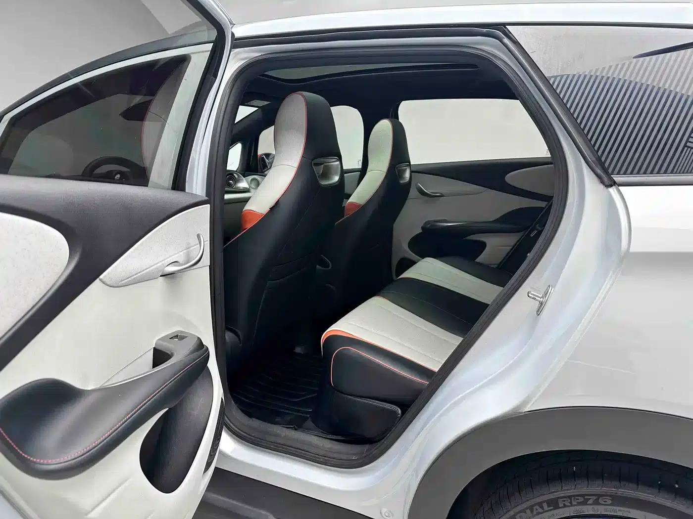 Dolphin 2023 Model 401km/h Knight Edition — миниатюра 10