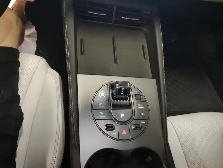 Seal 06 2024 DM-i 120KM Premium Edition — миниатюра 16
