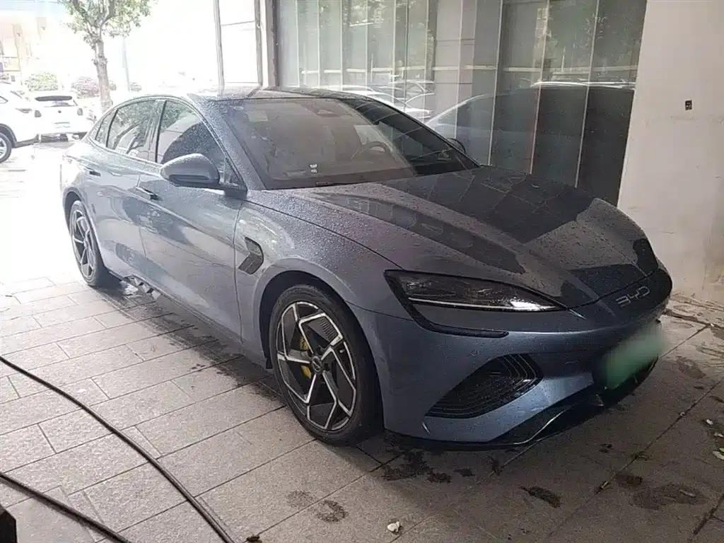 Seal 2022 550km Standard Range Rear-Wheel Drive Premium Edition — миниатюра 4