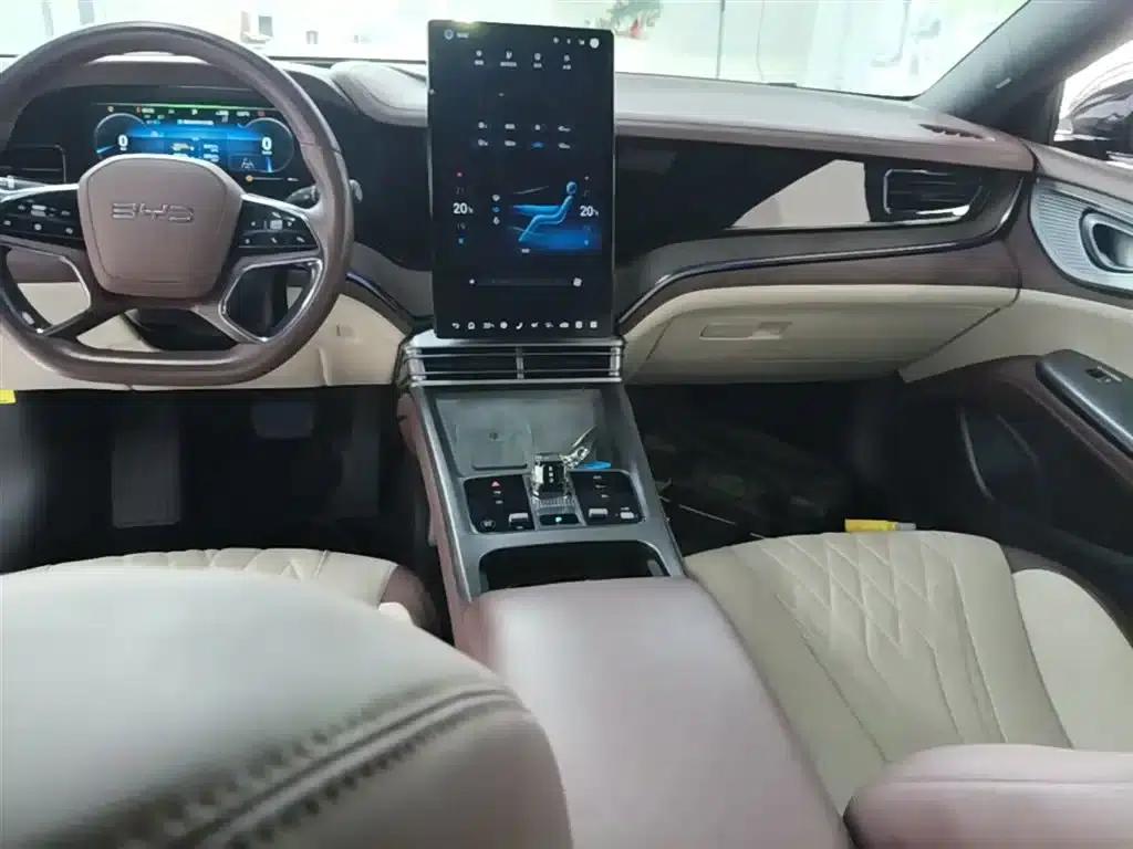 Seal 2023 DM-i 1.5T 121km Flagship — миниатюра 14