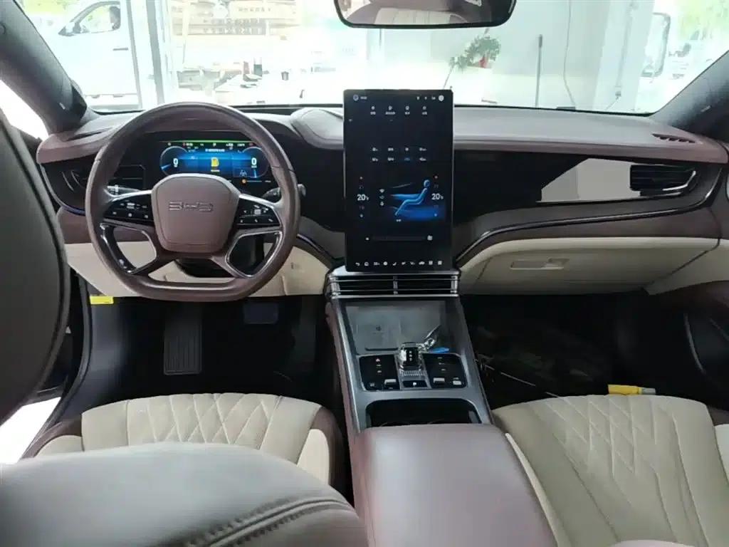 Seal 2023 DM-i 1.5T 121km Flagship — миниатюра 10