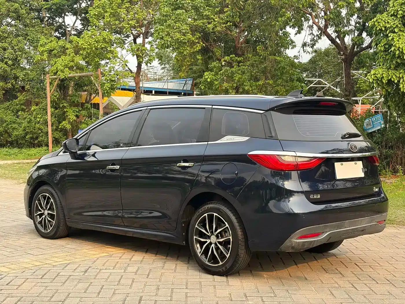 Song MAX 2018 1.5T Automatic Intelligent Elite 6-seater — миниатюра 7